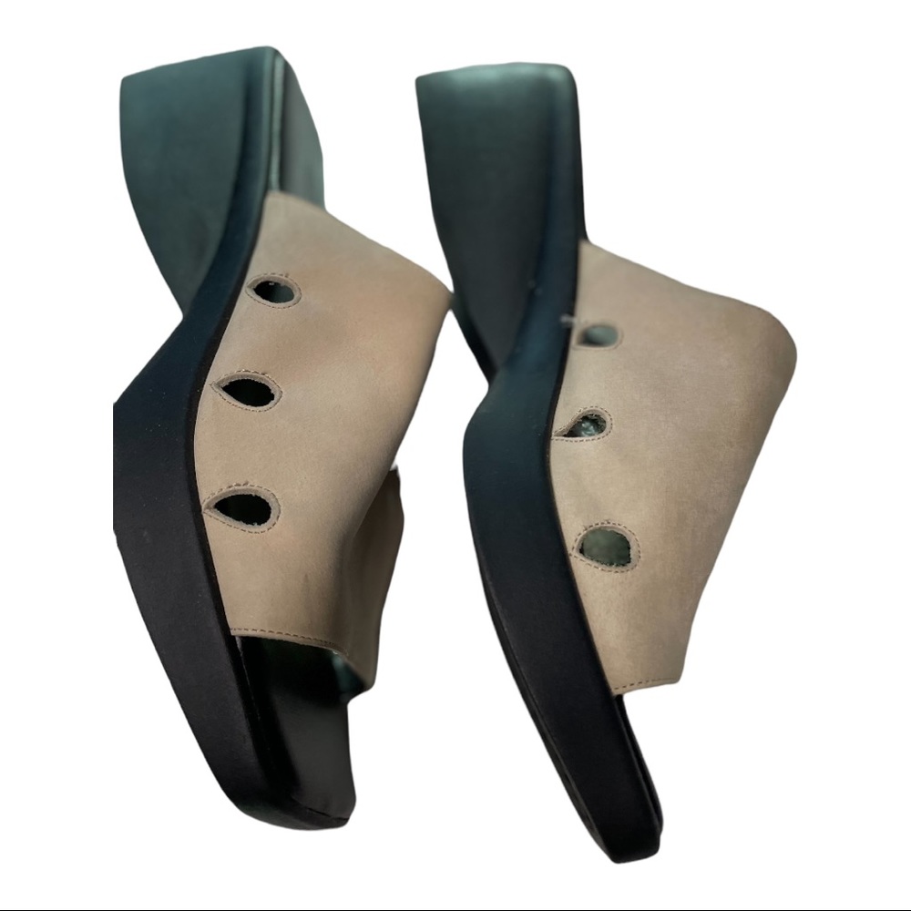Aerosoles wedges, size 8.5 B, light sandy suede uppers, rubber sole.